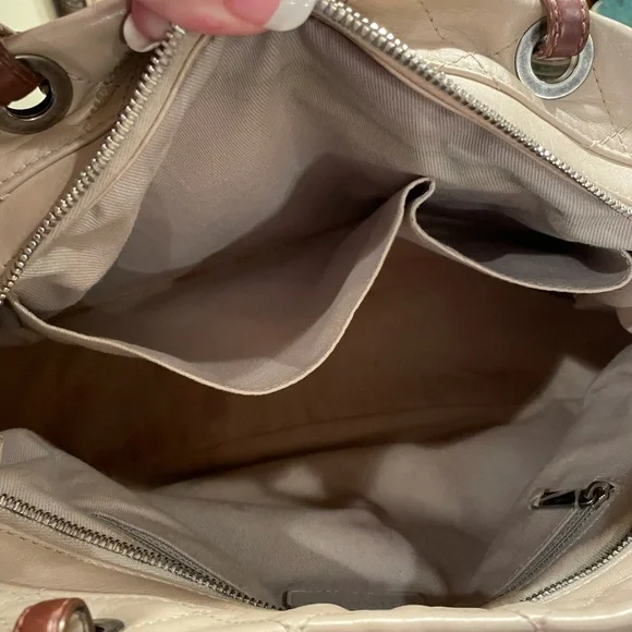 ❌SOLD❌ CHANEL, AUTHENTIC…Two Tone Leather - Picture 8 of 10